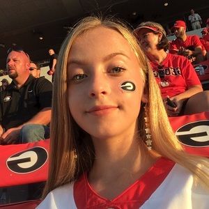 Meet your Posher, Lacey